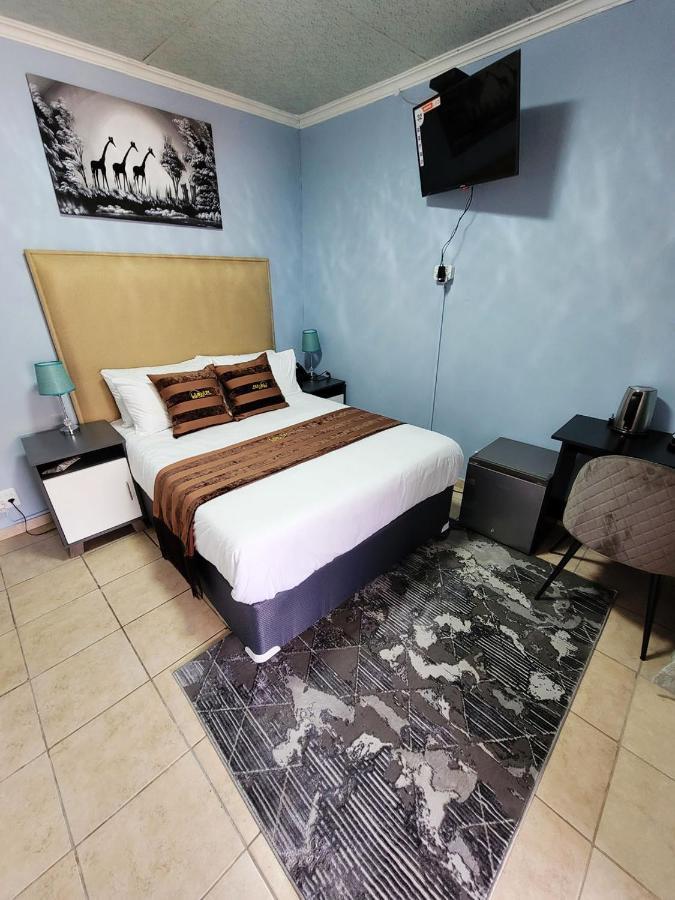 La-Nuel Guest Lodge Boksburg Bagian luar foto